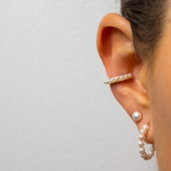 Moderner Ear Cuff mit Perlen in Silber